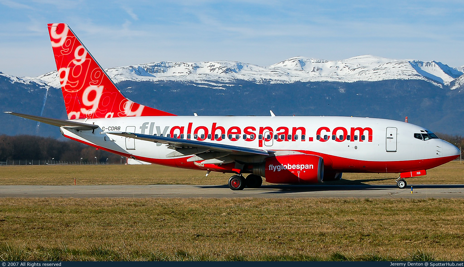 Photo of G-CDRB - Boeing 737-683 operated by flyglobespan