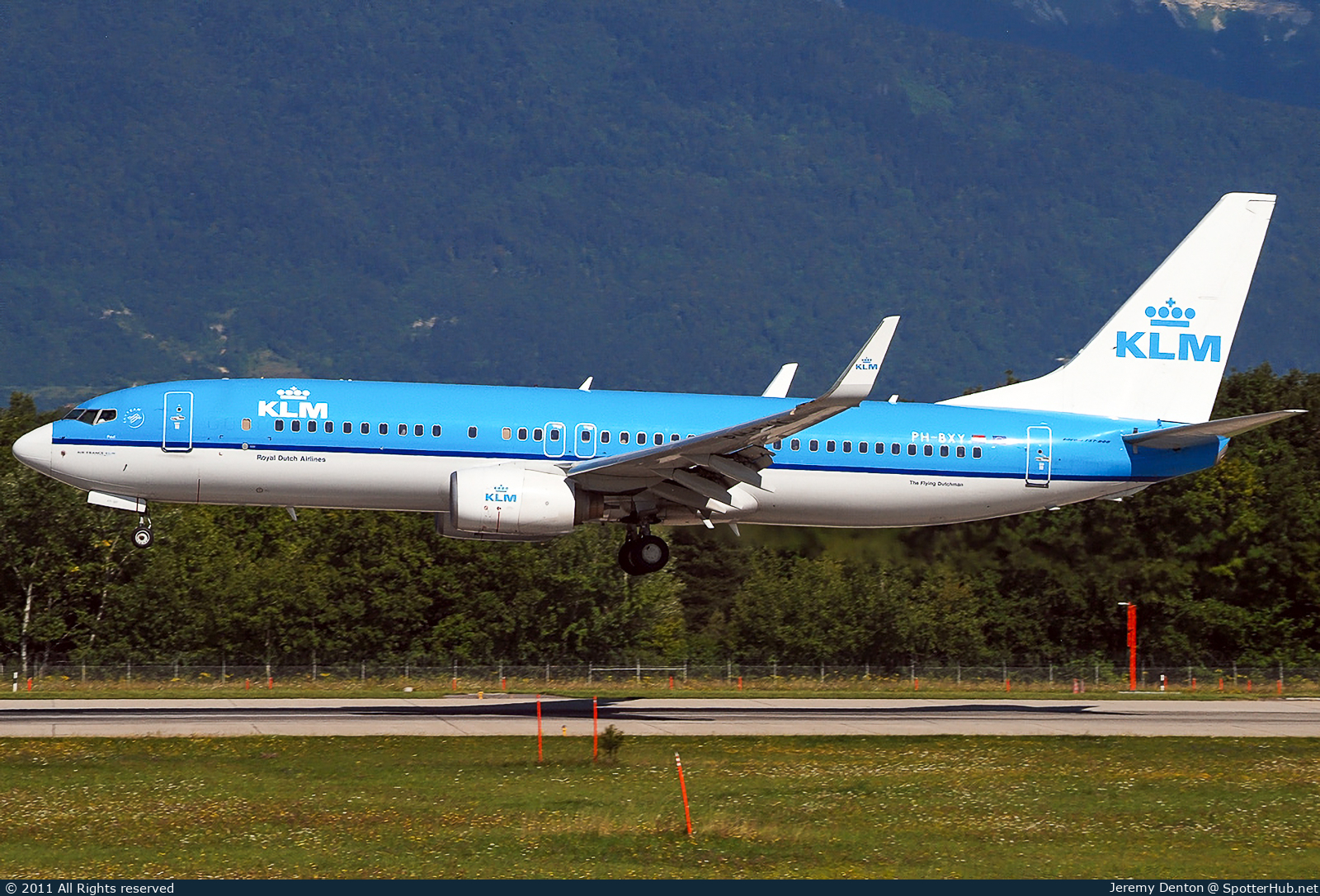 Photo of PH-BXY - Boeing 737-8K2 operated by KLM Royal Dutch Airlines