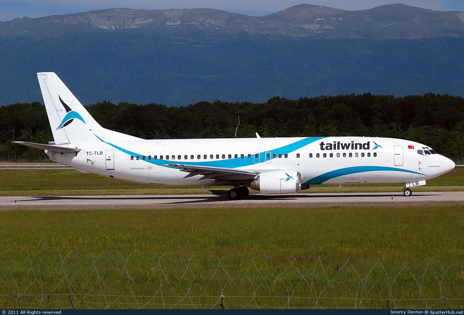 Photo of TC-TLB - Boeing 737-4Q8 operated by Tailwind Airlines