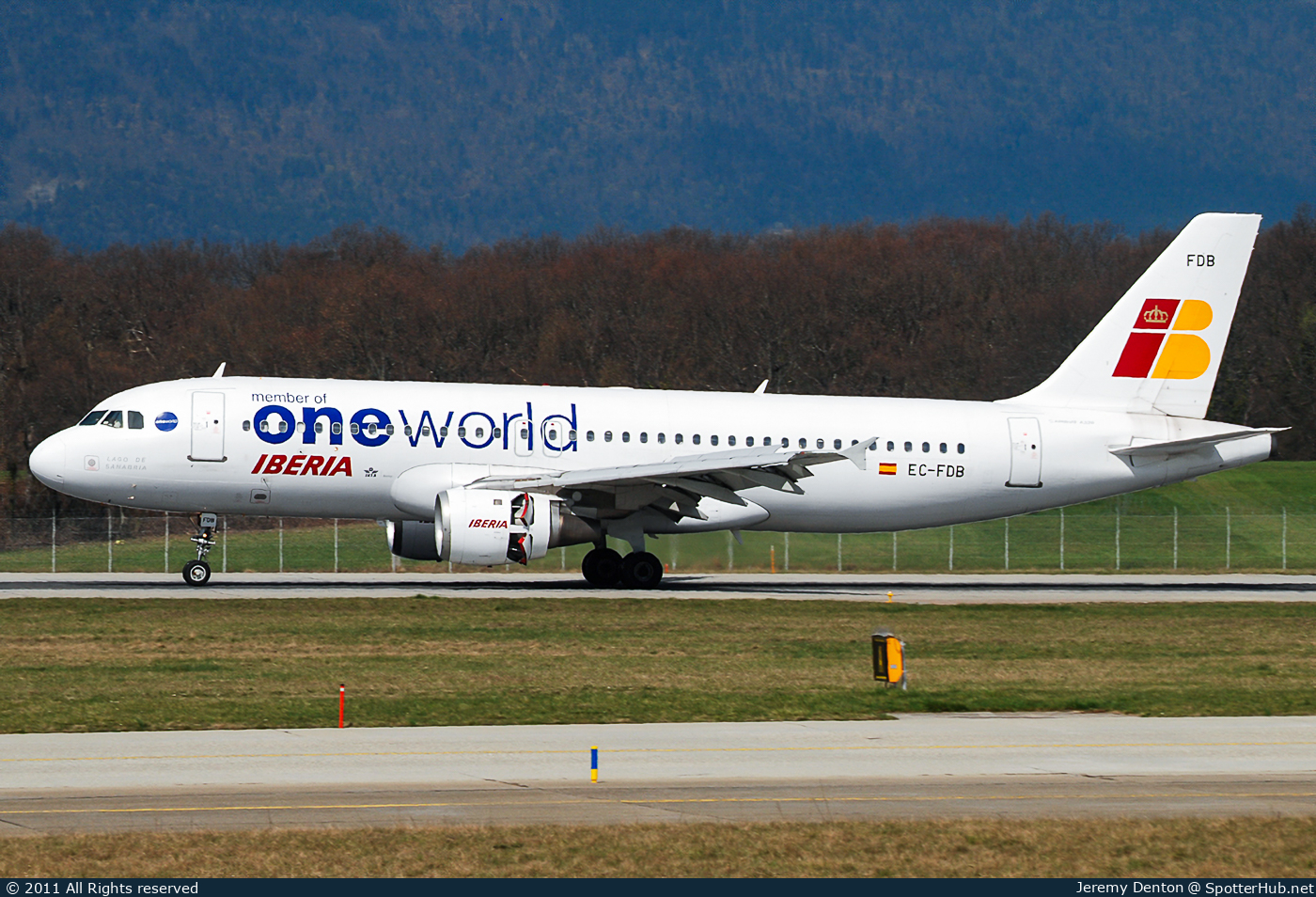 Photo of EC-FDB - Airbus A320-211 operated by Iberia
