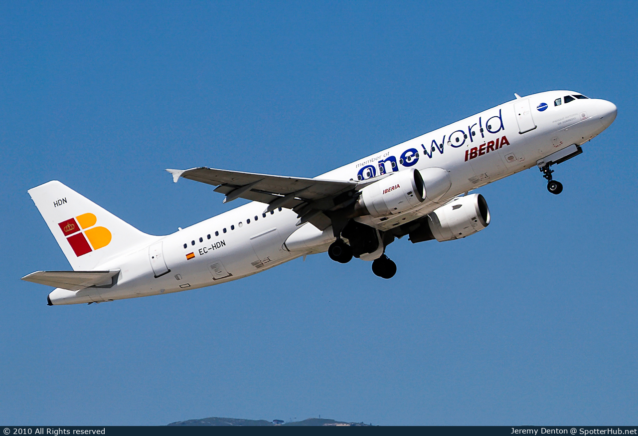 Photo of EC-HDN - Airbus A320-214 operated by Iberia