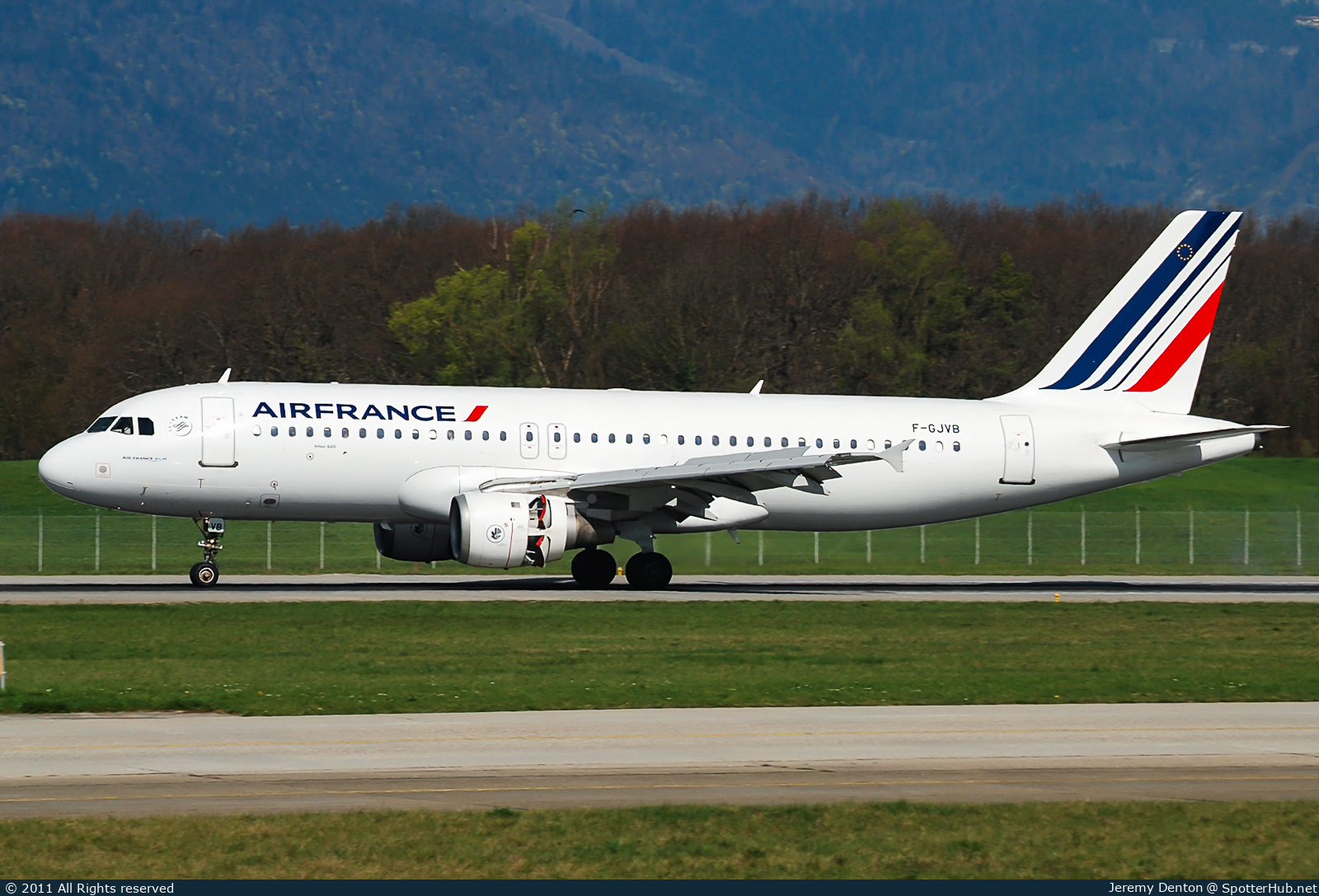 Photo of F-GJVB - Airbus A320-211 operated by Air France