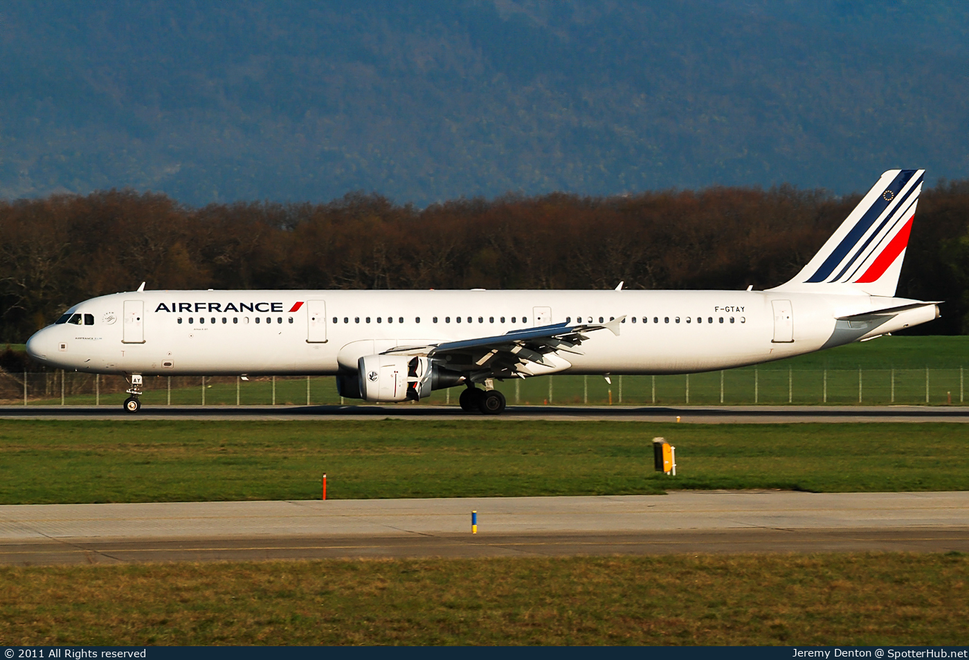 Photo of F-GTAY - Airbus A321-212 operated by Air France