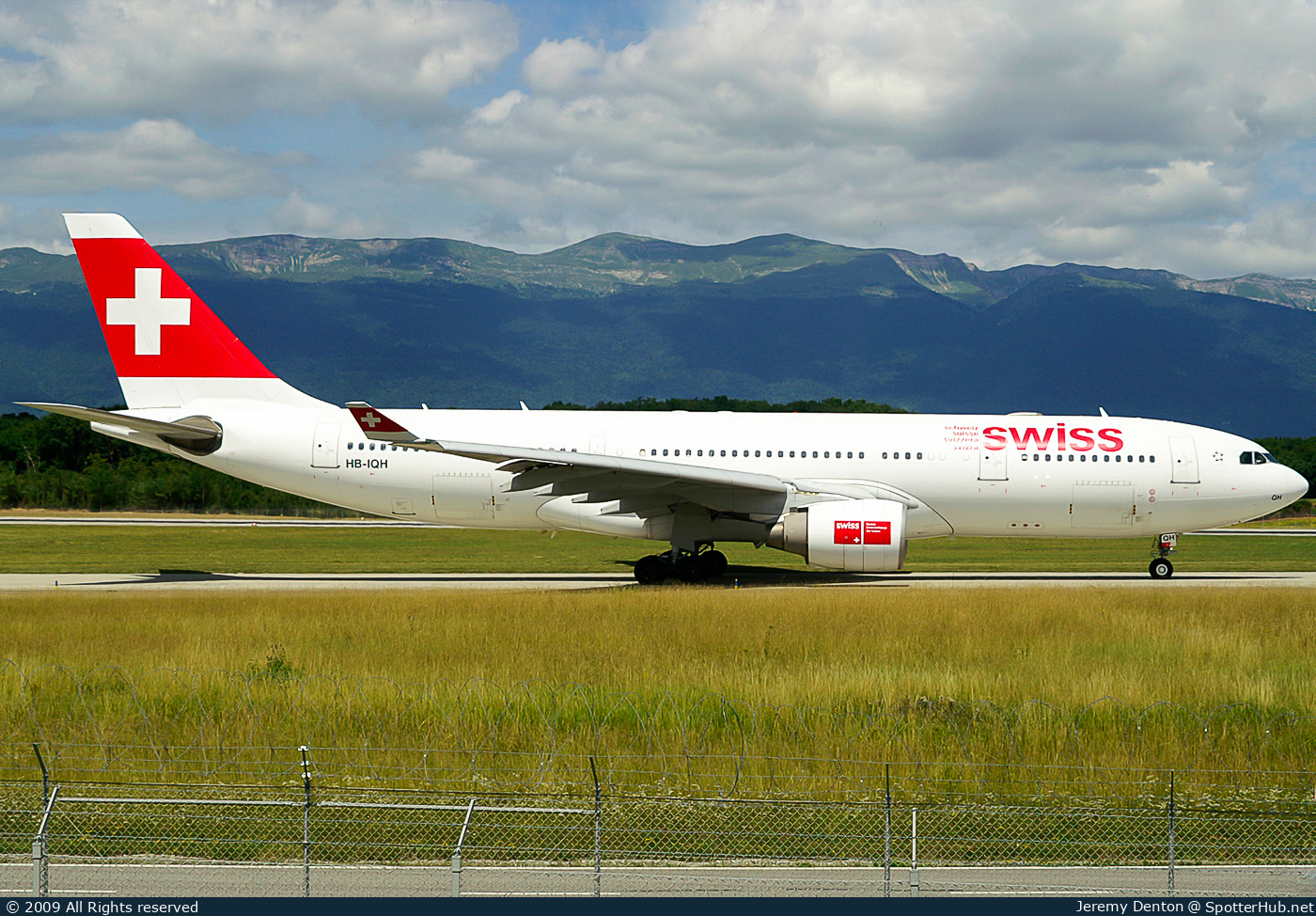 Photo of HB-IQH - Airbus A330-223 operated by Swiss International Air Lines