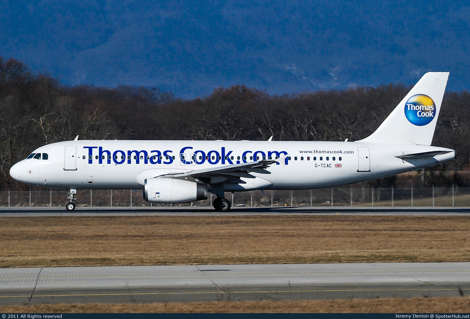 Photo of G-TCAC - Airbus A320-232 operated by Thomas Cook Airlines