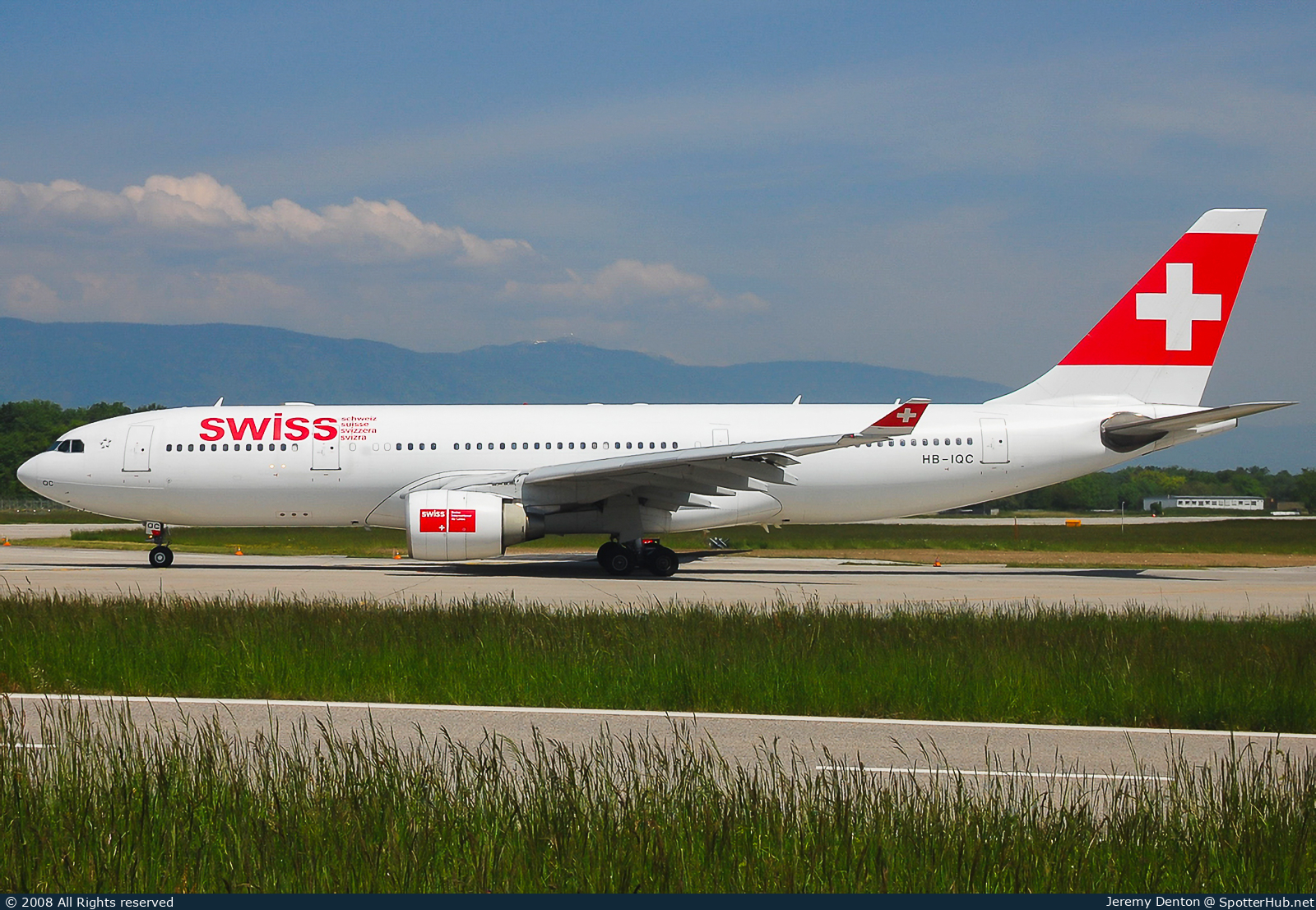 Photo of HB-IQC - Airbus A330-223 operated by Swiss International Air Lines