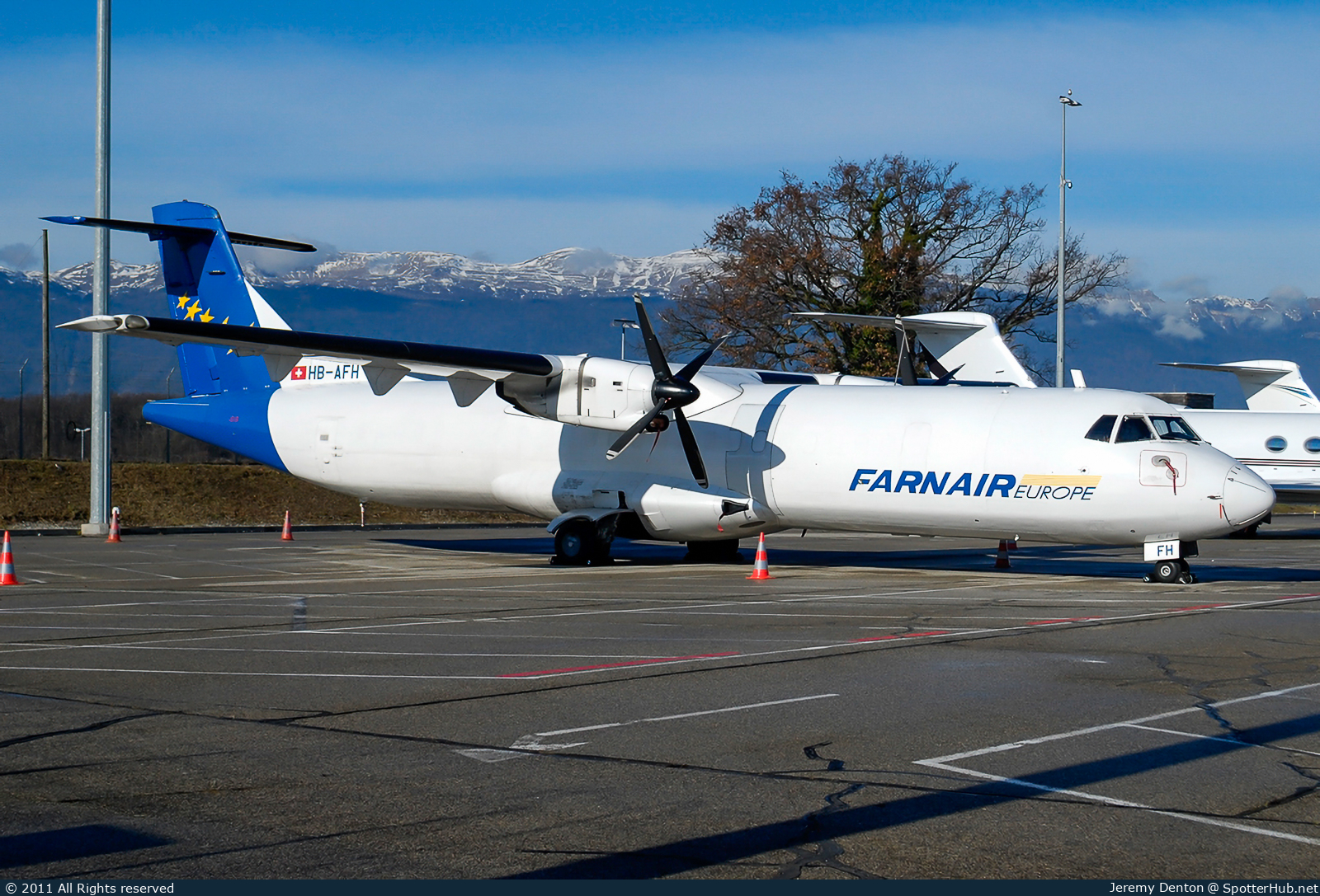 Photo of HB-AFH - ATR 72-202(F) operated by Farnair Switzerland