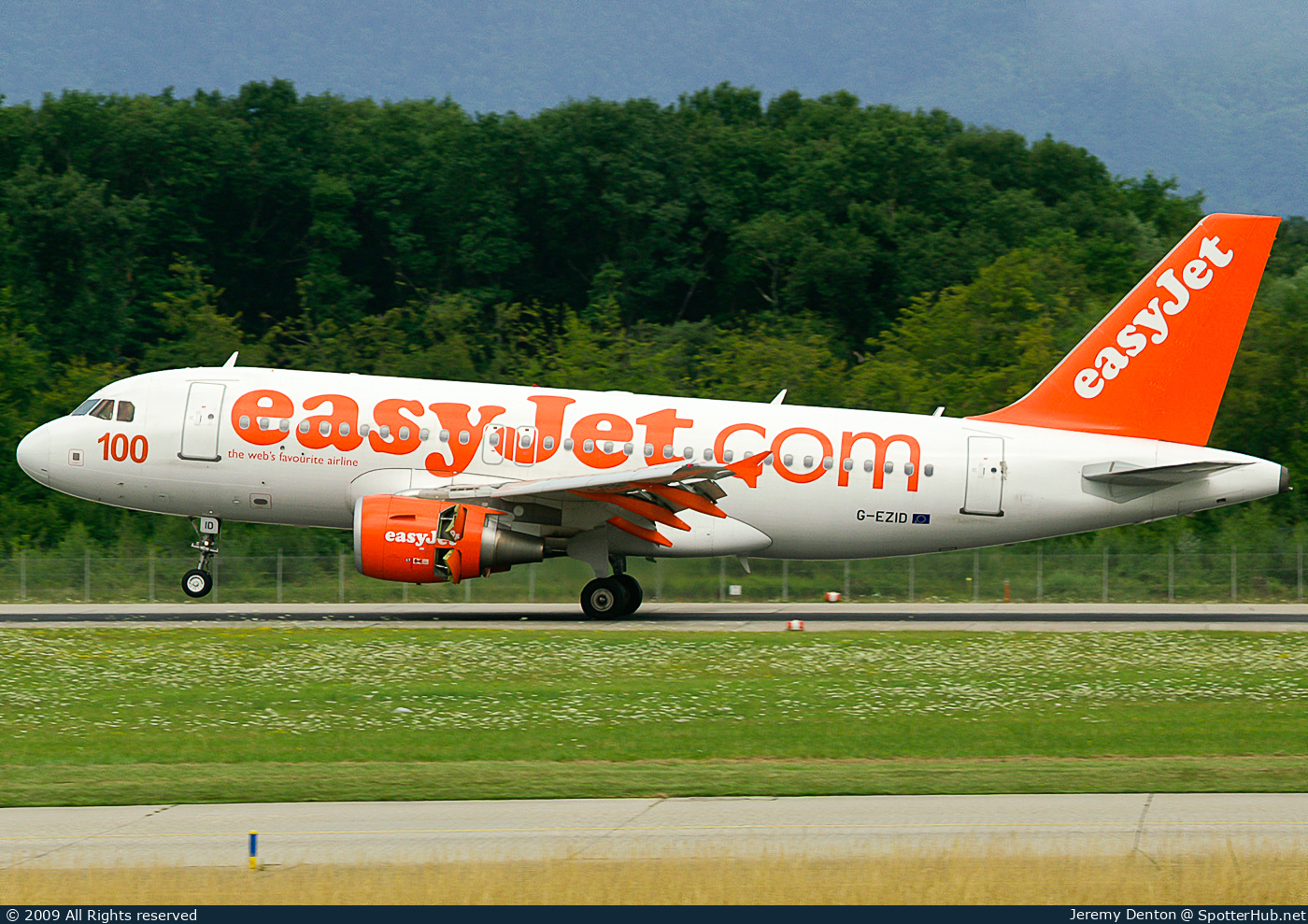 Photo of G-EZID - Airbus A319-111 operated by easyJet