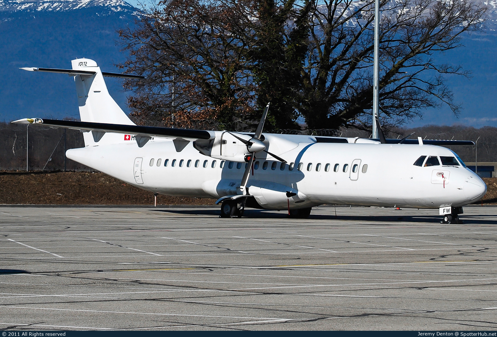 Photo of HB-AFW - ATR 72-202(F) operated by Farnair Switzerland