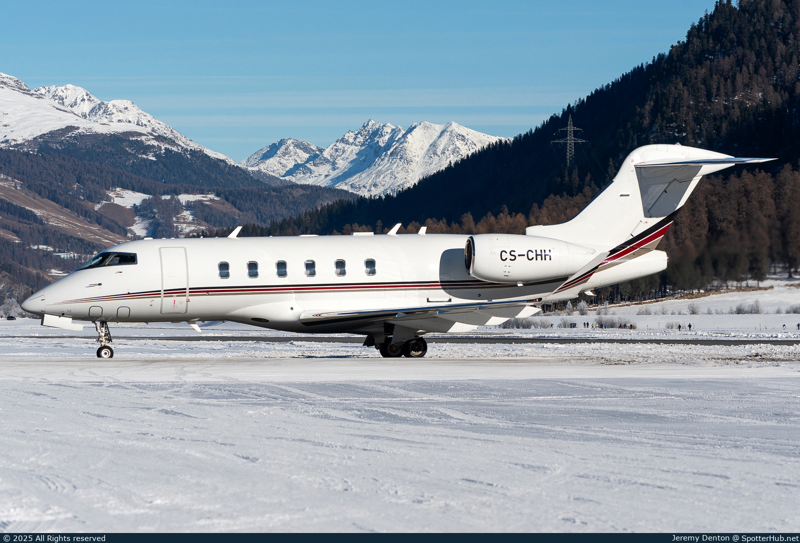 Photo of CS-CHH - Bombardier Challenger 350 operated by NetJets Europe