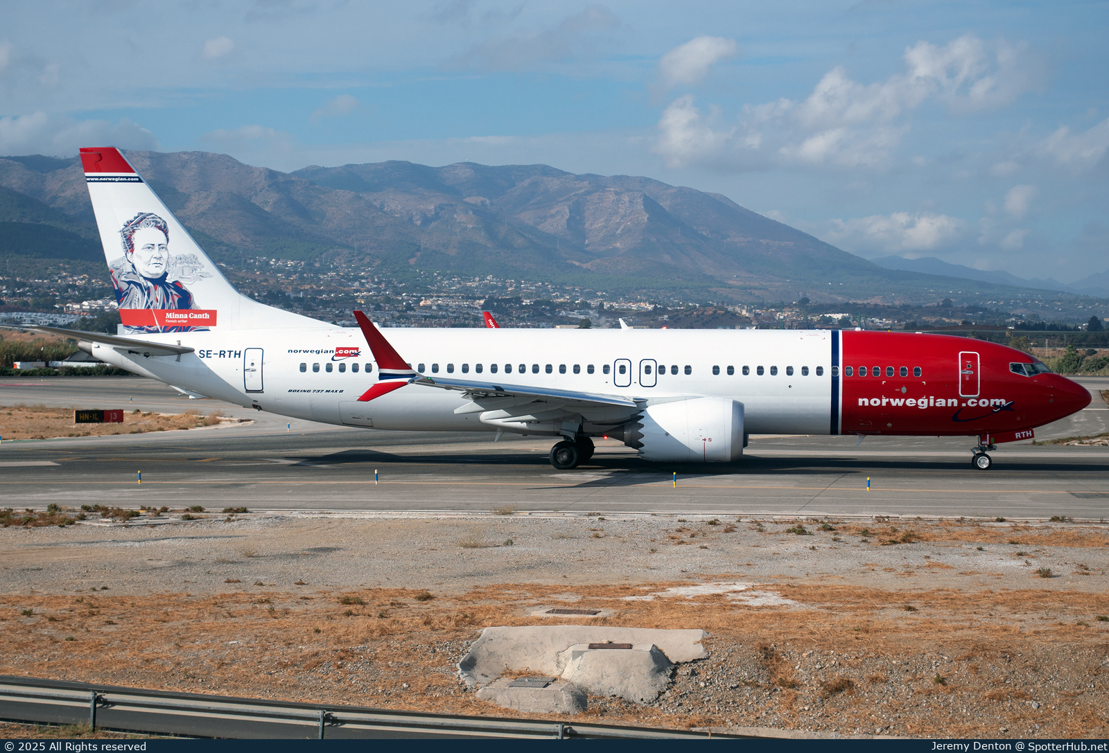 Photo of SE-RTH - Boeing 737 MAX 8 operated by Norwegian Air Sweden