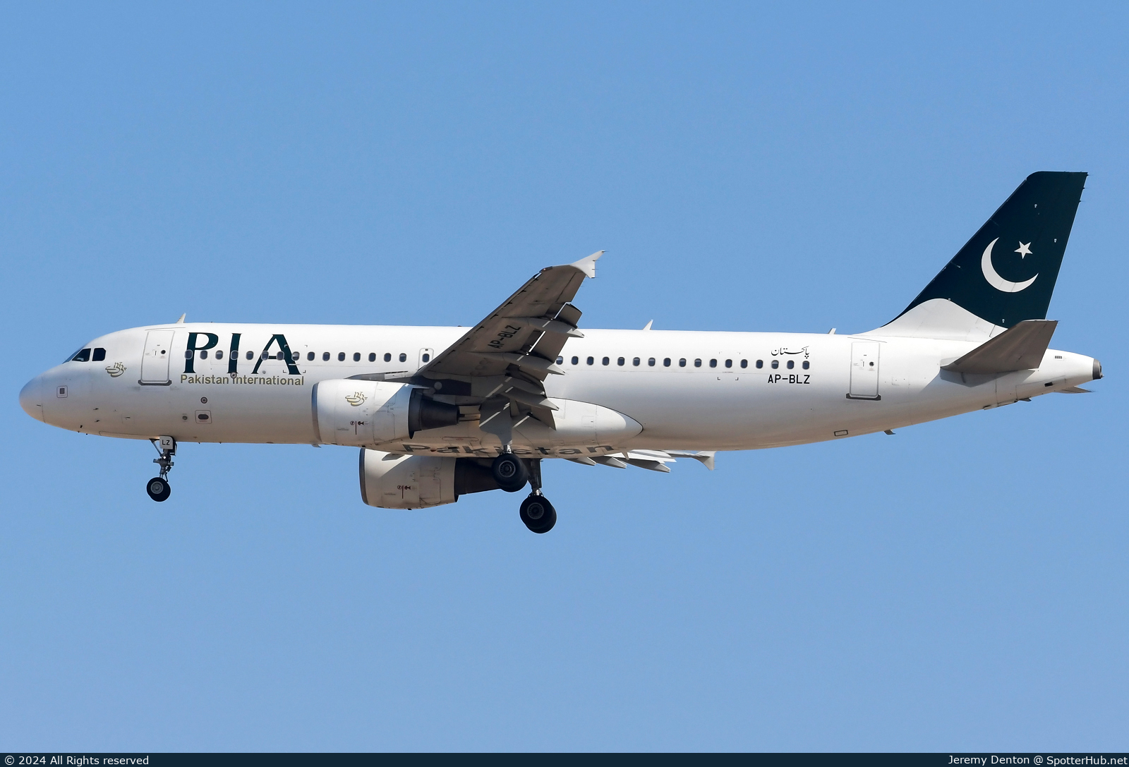 Photo of AP-BLZ - Airbus A320-216 operated by PIA Pakistan International Airlines