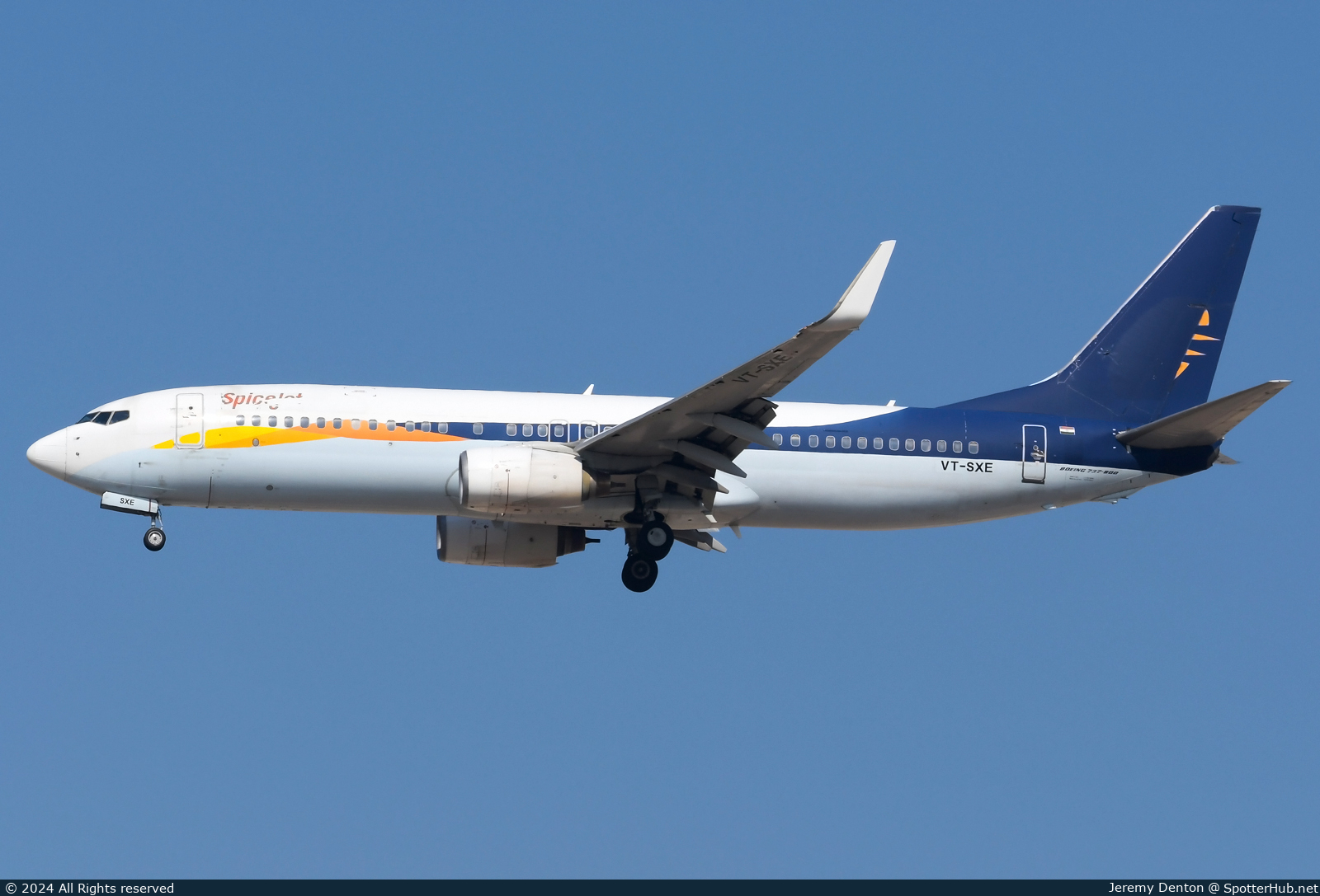 Photo of VT-SXE - Boeing 737-85R operated by SpiceJet
