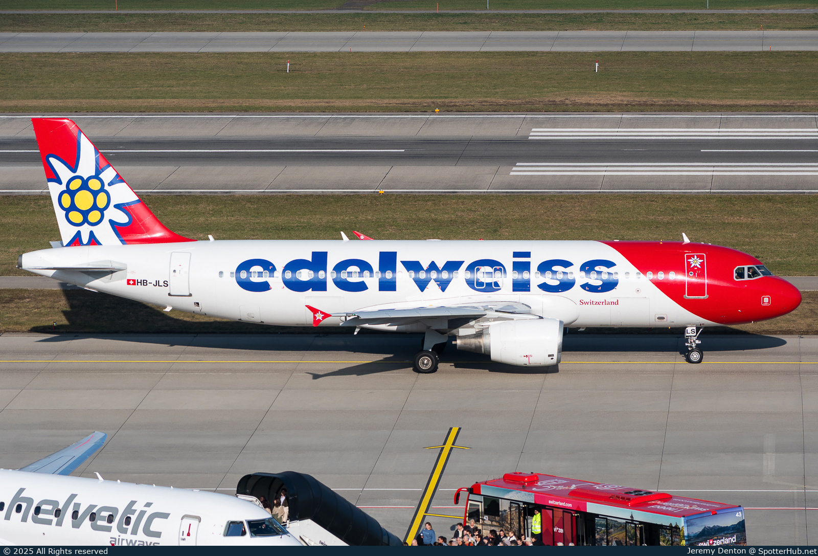 Photo of HB-JLS - Airbus A320-214 operated by Edelweiss Air