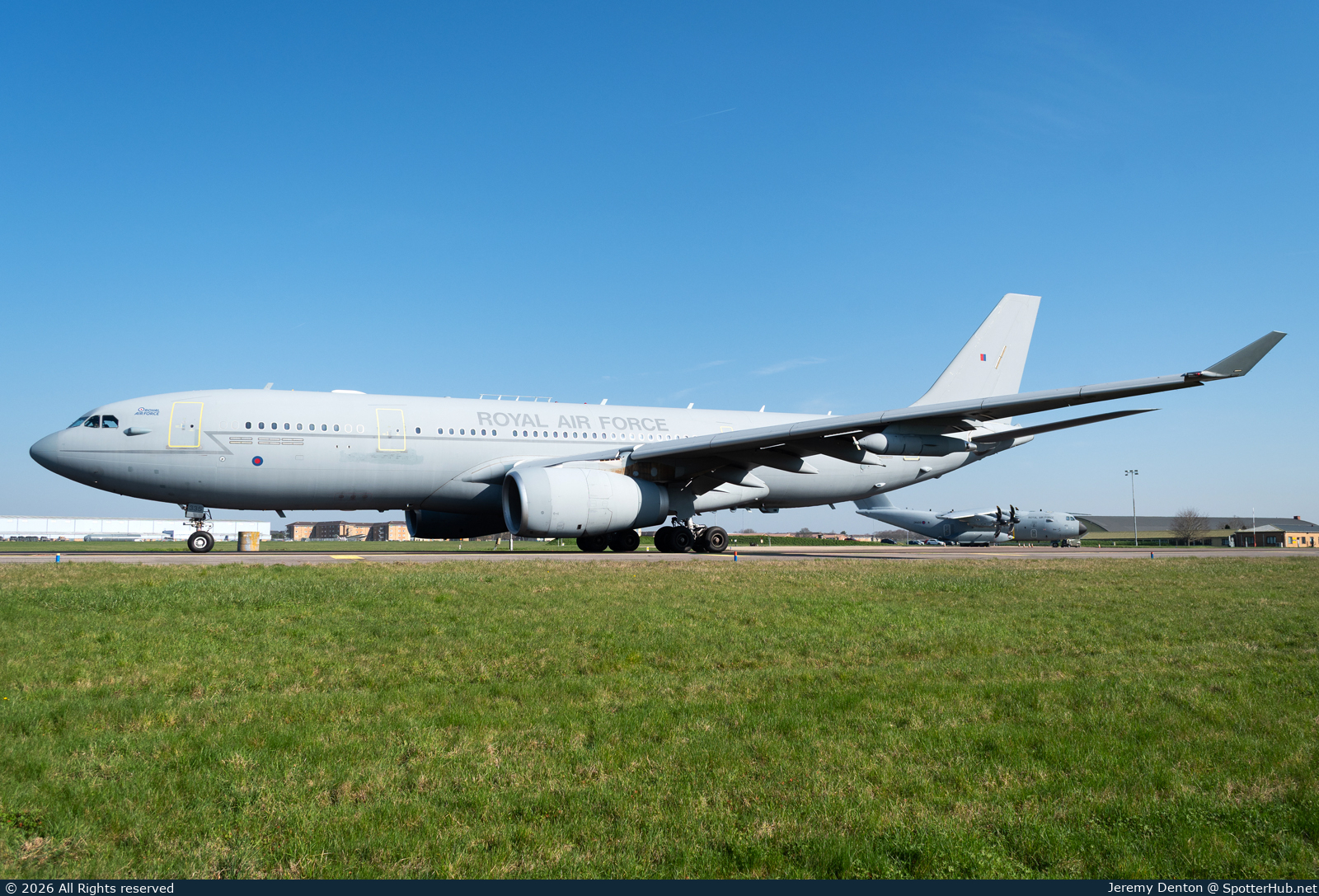 Photo of ZZ335 - Airbus A330-243(MRTT) Voyager KC.Mk 3 operated by Royal Air Force
