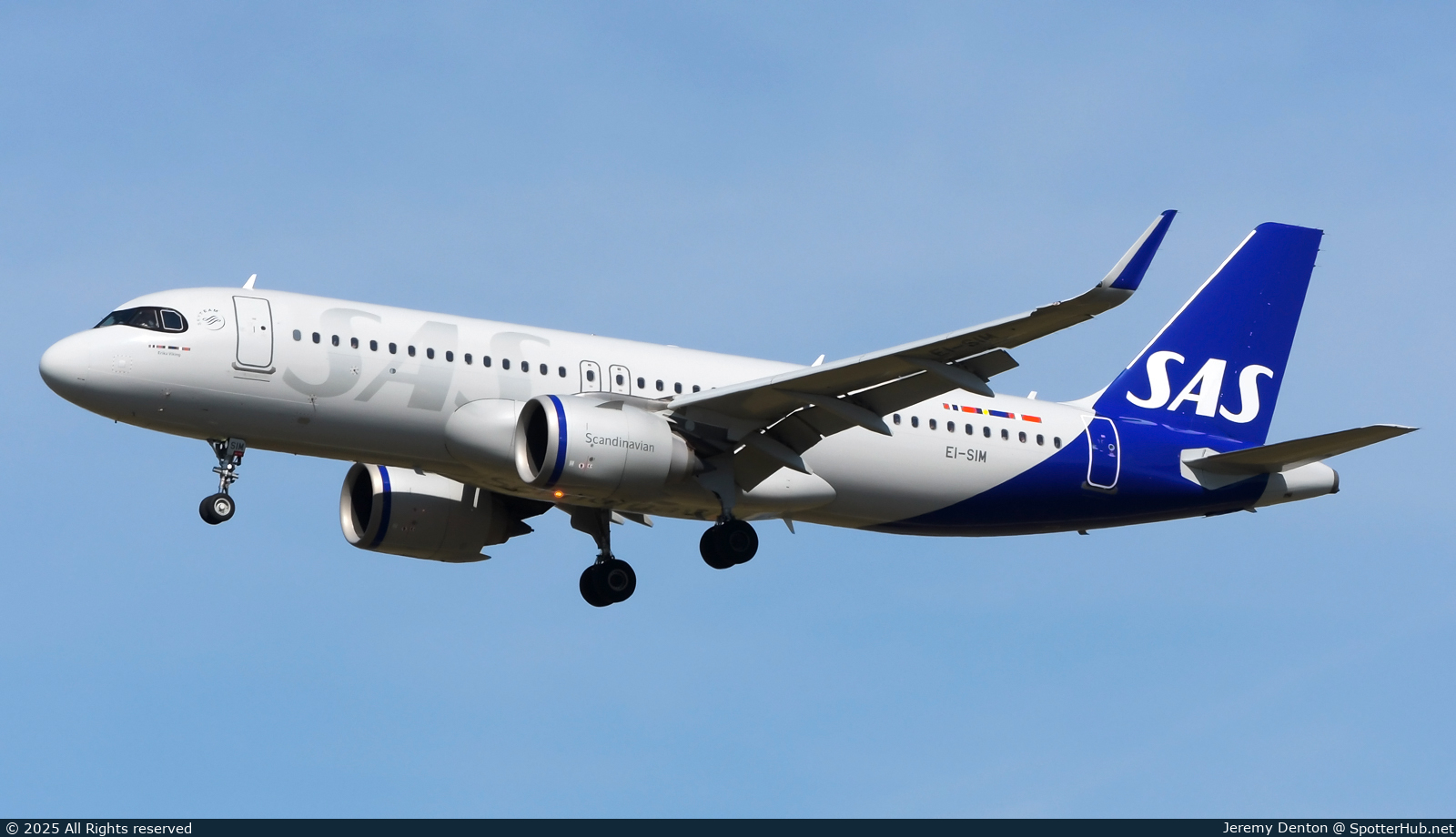 Photo of EI-SIM - Airbus A320-251N operated by SAS Connect