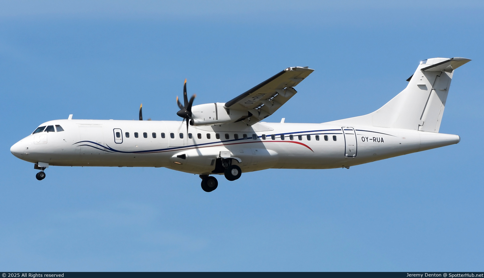 Photo of OY-RUA - ATR 72-500 operated by DAT Danish Air Transport