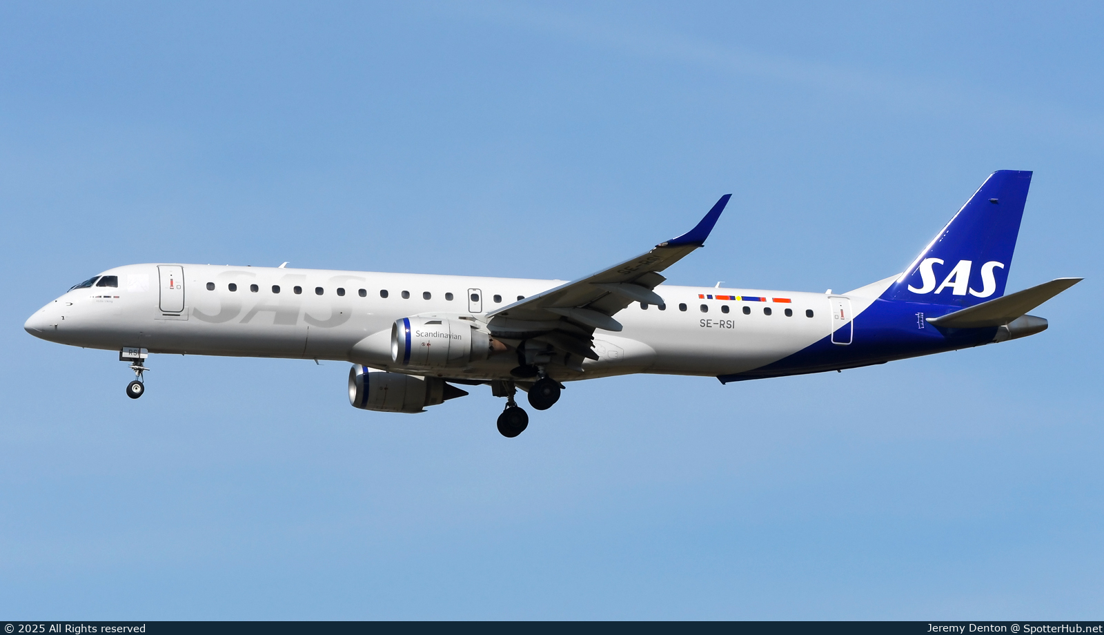 Photo of SE-RSI - Embraer ERJ-195LR operated by SAS Link
