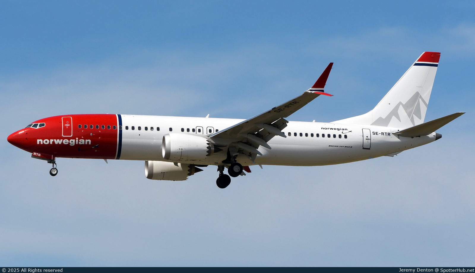 Photo of SE-RTR - Boeing 737 MAX 8 operated by Norwegian Air Sweden