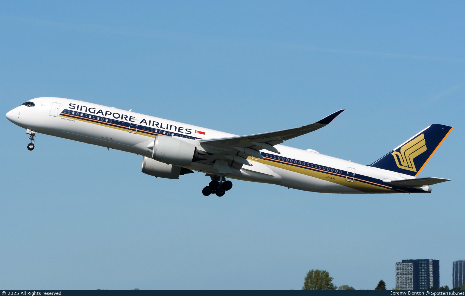 Photo of 9V-SJE - Airbus A350-941 operated by Singapore Airlines