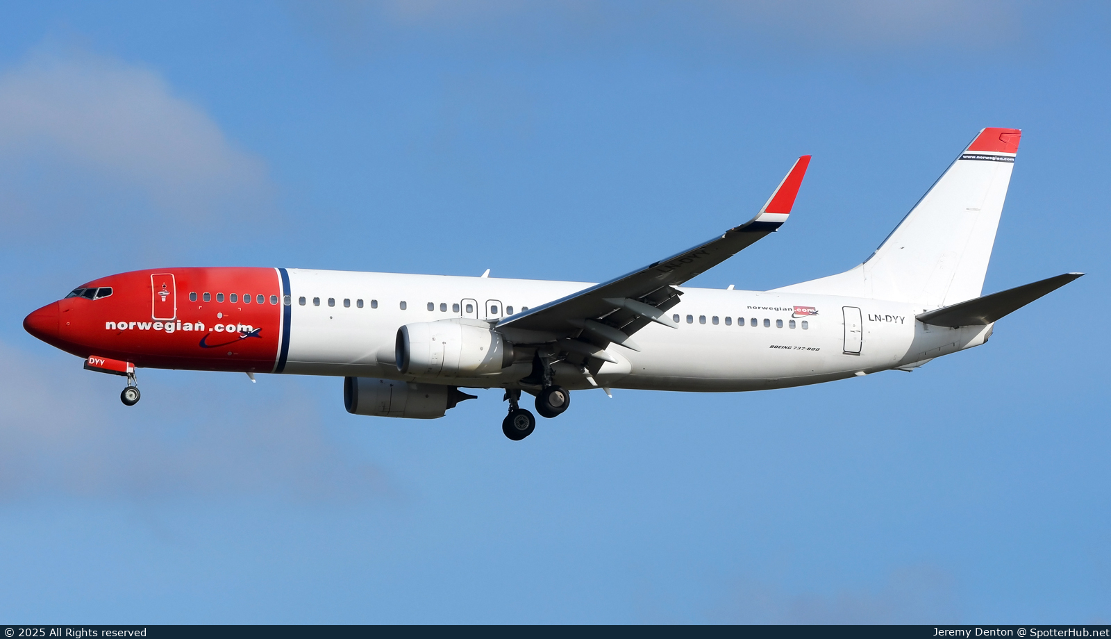 Photo of LN-DYY - Boeing 737-8JP operated by Norwegian Air Shuttle