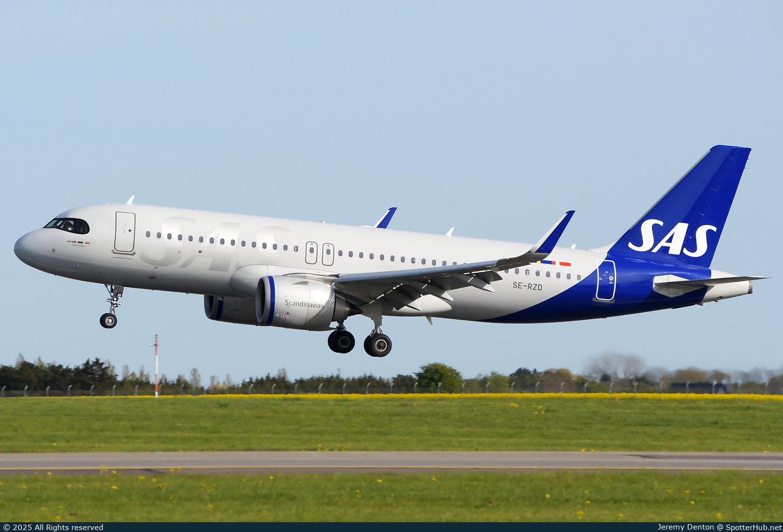 Photo of SE-RZD - Airbus A320-251N operated by SAS Scandinavian Airlines