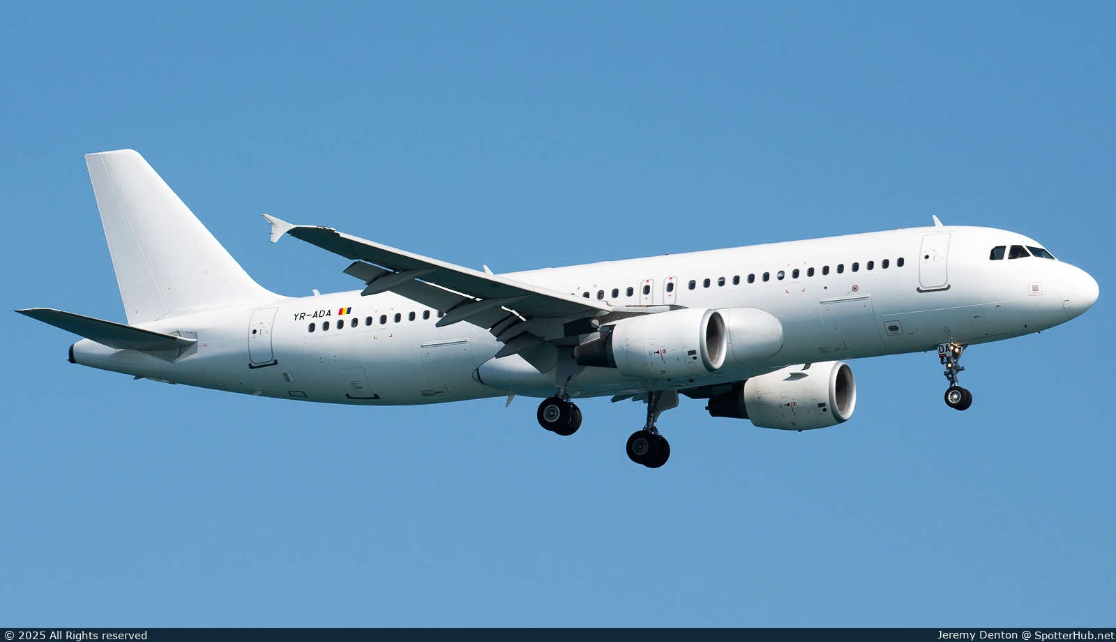 Photo of YR-ADA - Airbus A320-214 operated by flyyo