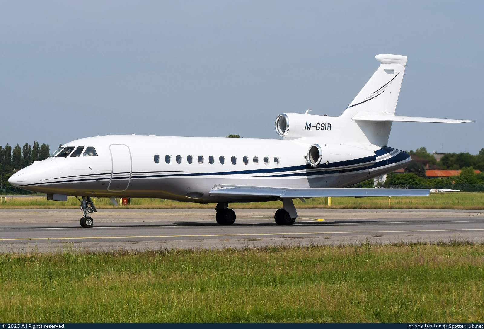 Photo of M-GSIR - Dassault Falcon 900DX operated by Aeromanagement Group