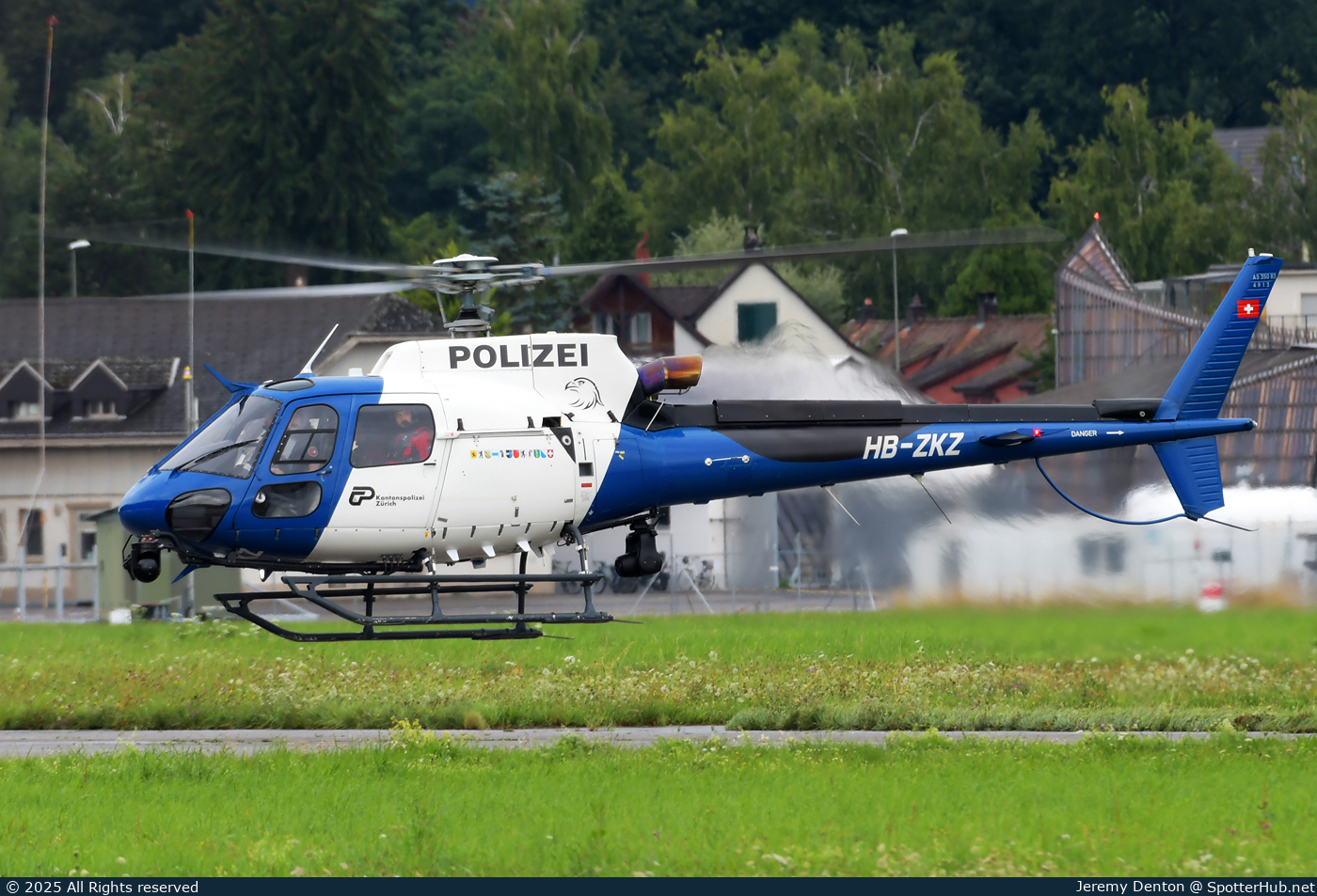 Photo of HB-ZKZ - Aérospatiale AS350B3 Écureuil operated by Swiss Police - Kantonspolizei Zürich