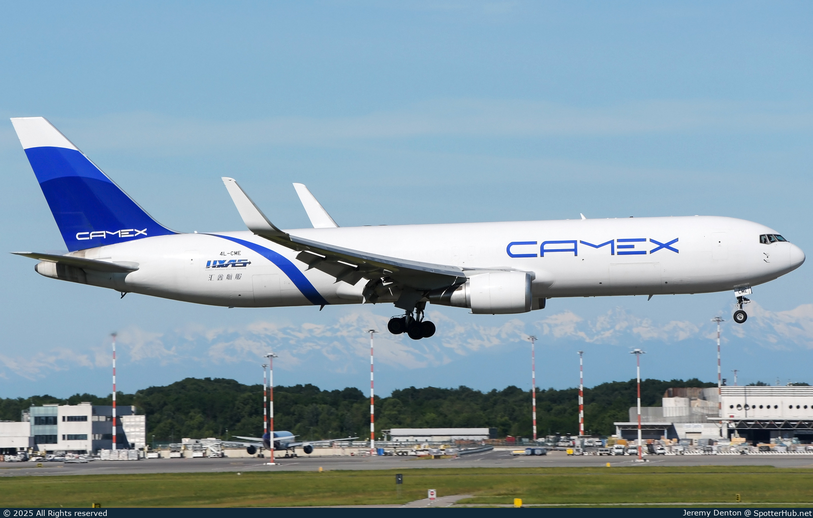 Photo of 4L-CME - Boeing 767-323(ER)(BDSF) operated by CAMEX Airlines