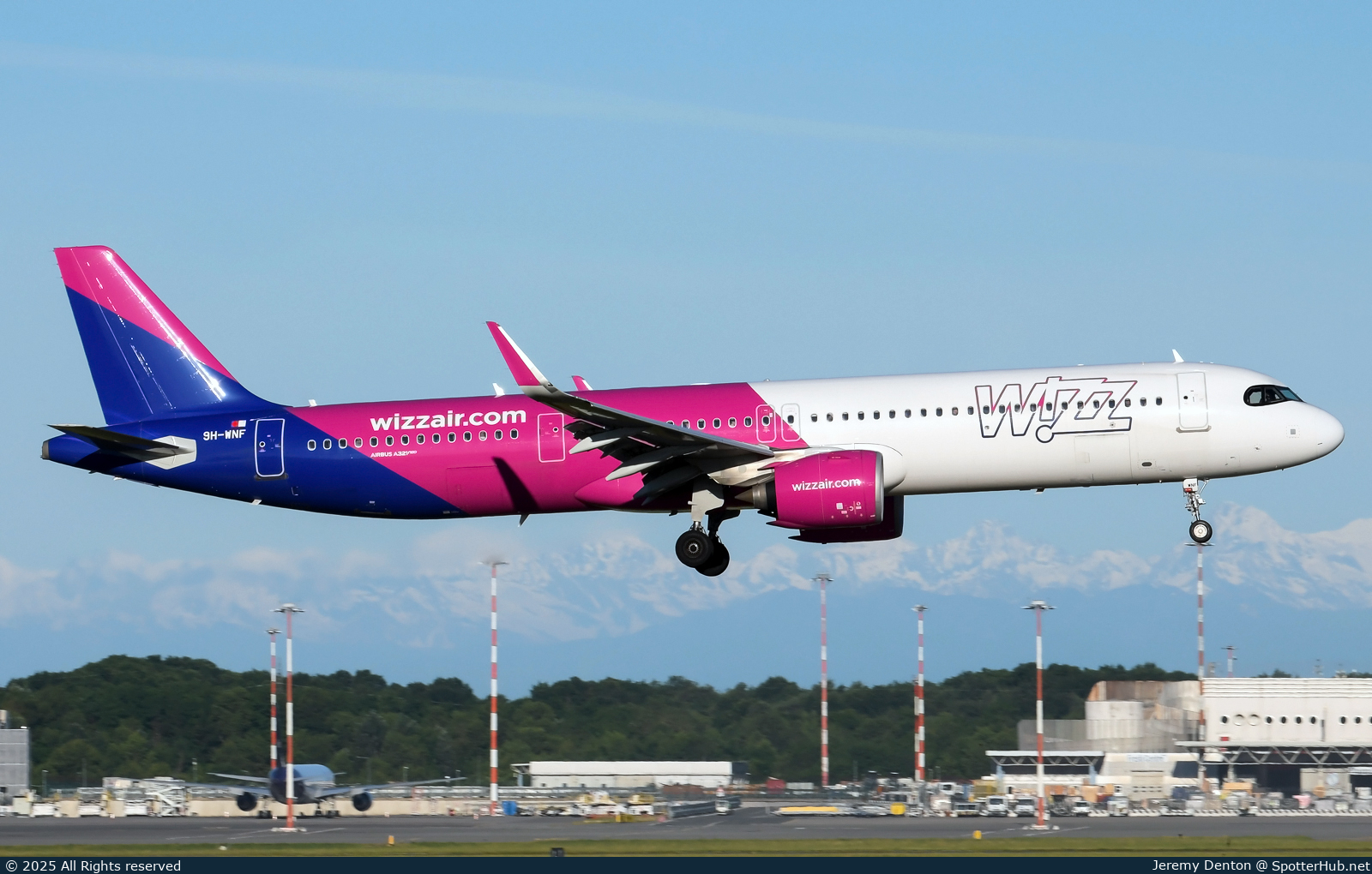 Photo of 9H-WNF - Airbus A321-271NX operated by Wizz Air Malta