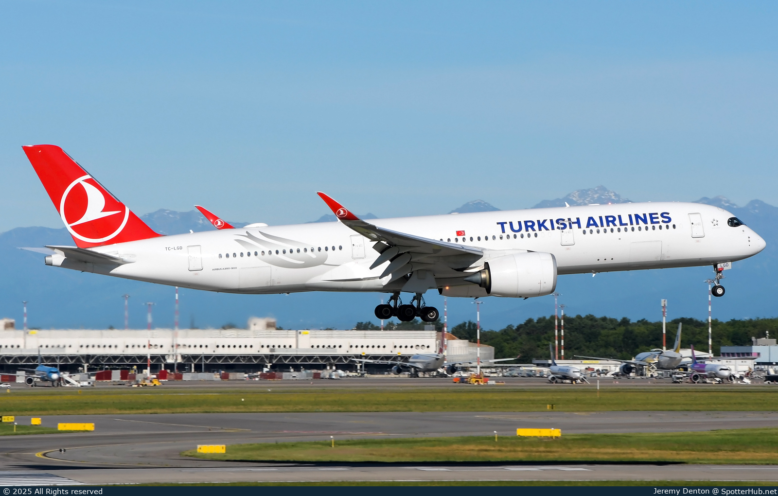 Photo of TC-LGD - Airbus A350-941 operated by Turkish Airlines