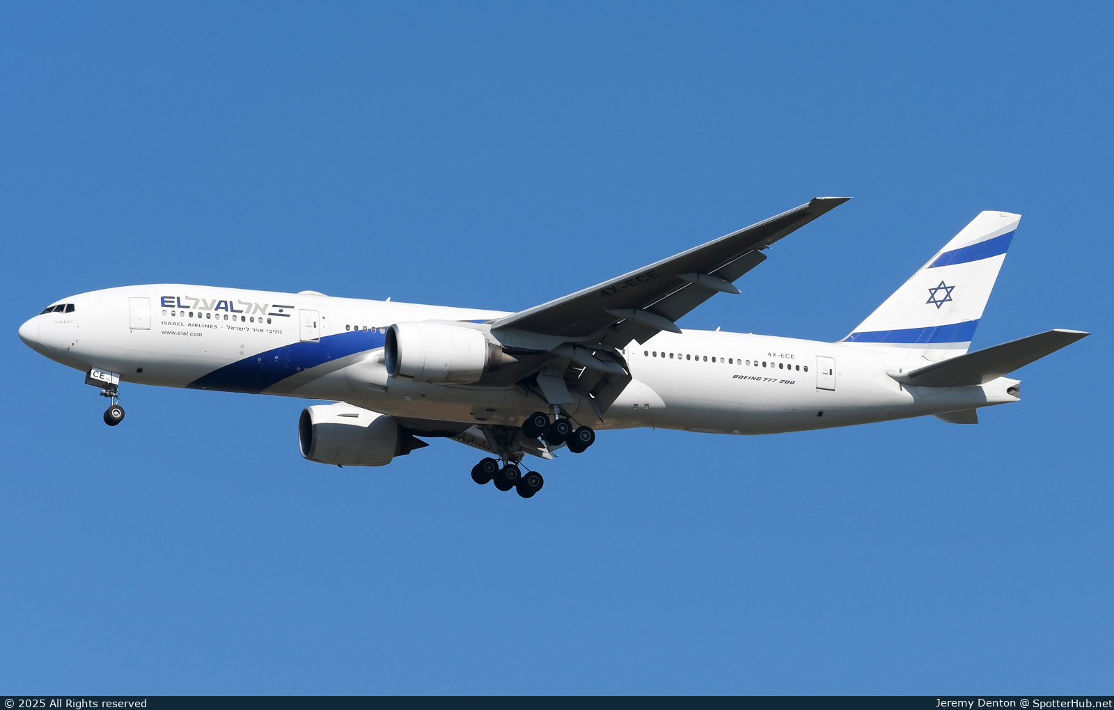 Photo of 4X-ECE - Boeing 777-258(ER) operated by El Al Israel Airlines