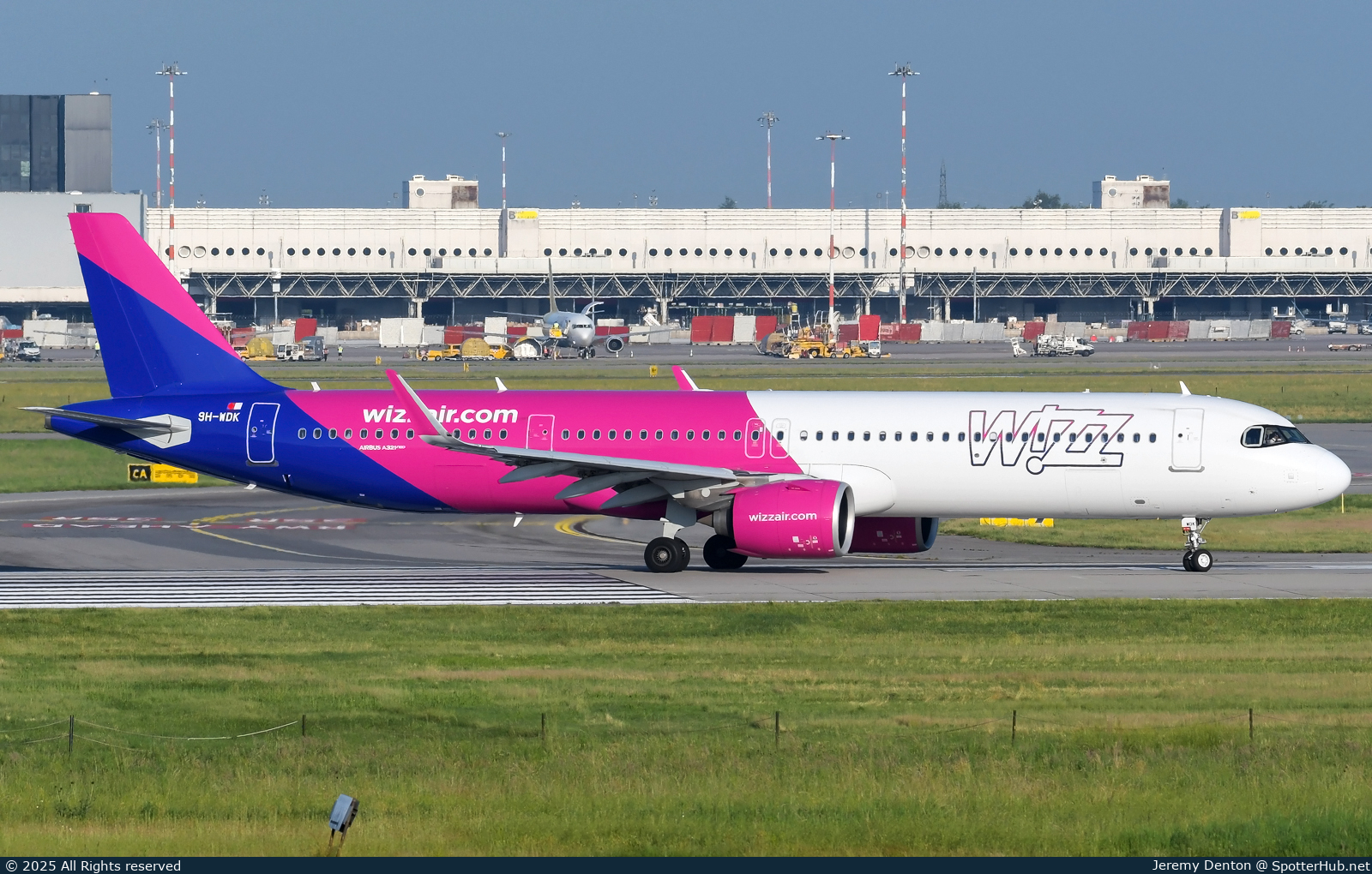 Photo of 9H-WDK - Airbus A321-271NX operated by Wizz Air Malta