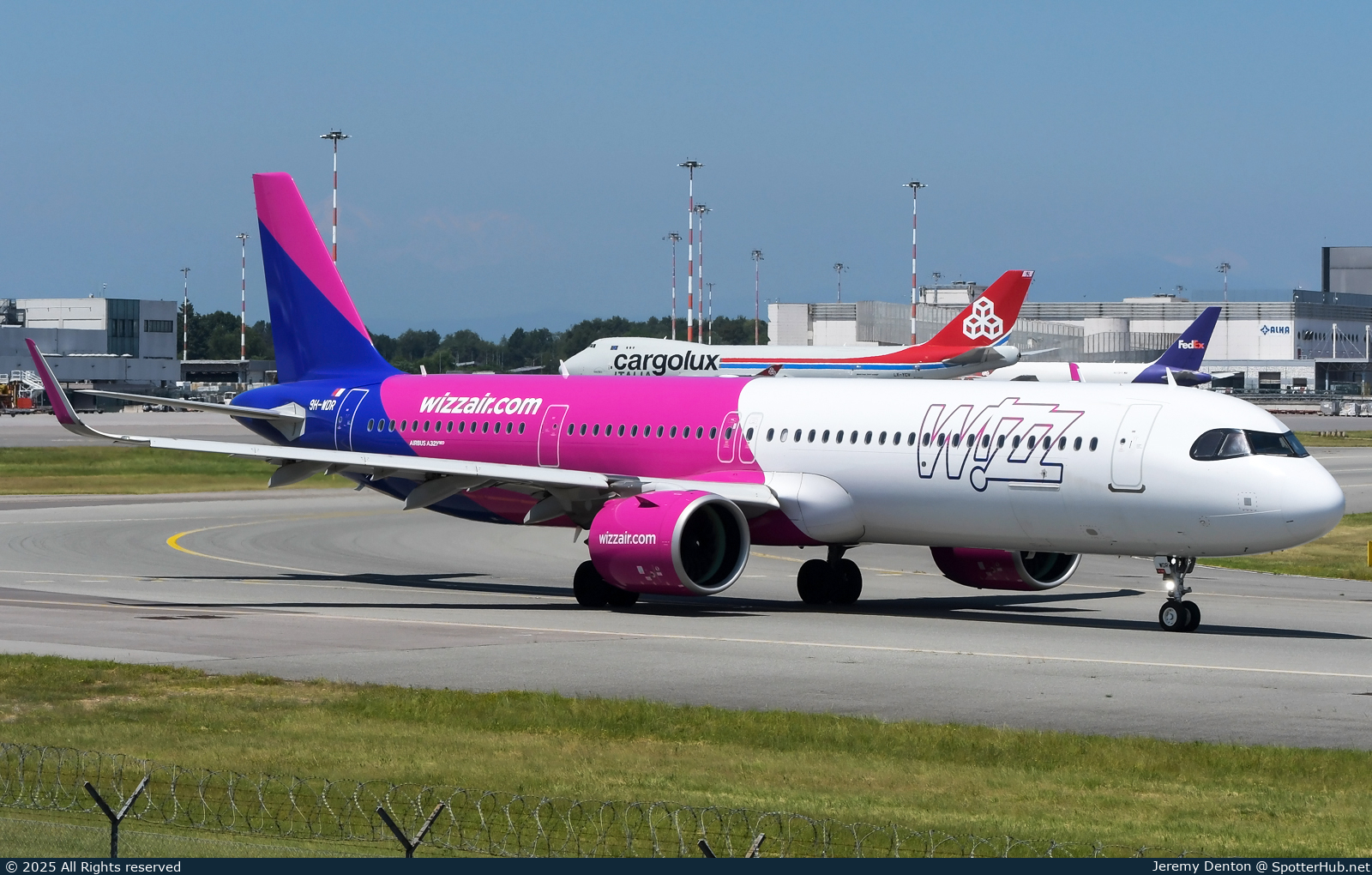 Photo of 9H-WDR - Airbus A321-271NX operated by Wizz Air Malta