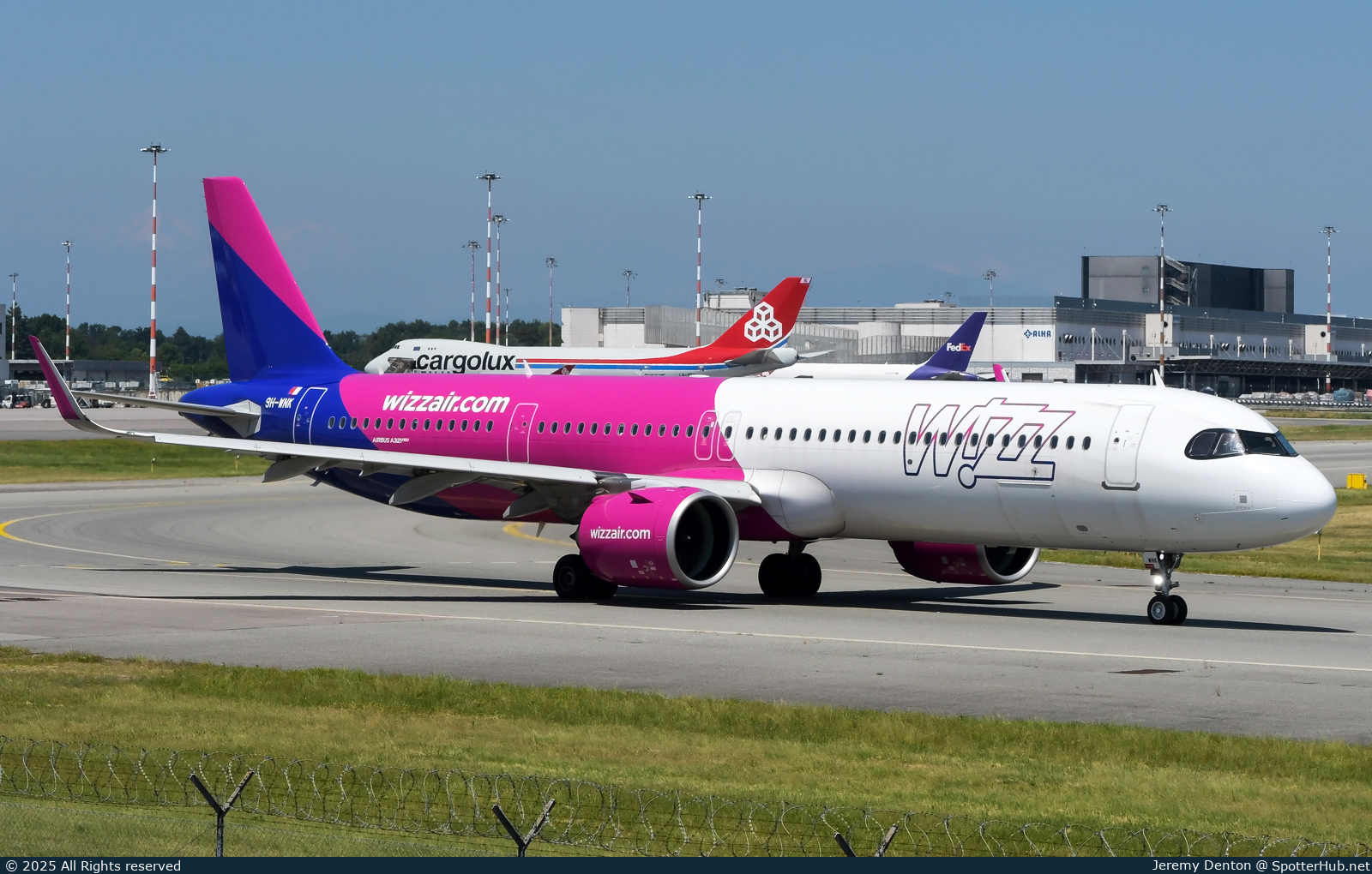Photo of 9H-WNK - Airbus A321-271NX operated by Wizz Air Malta
