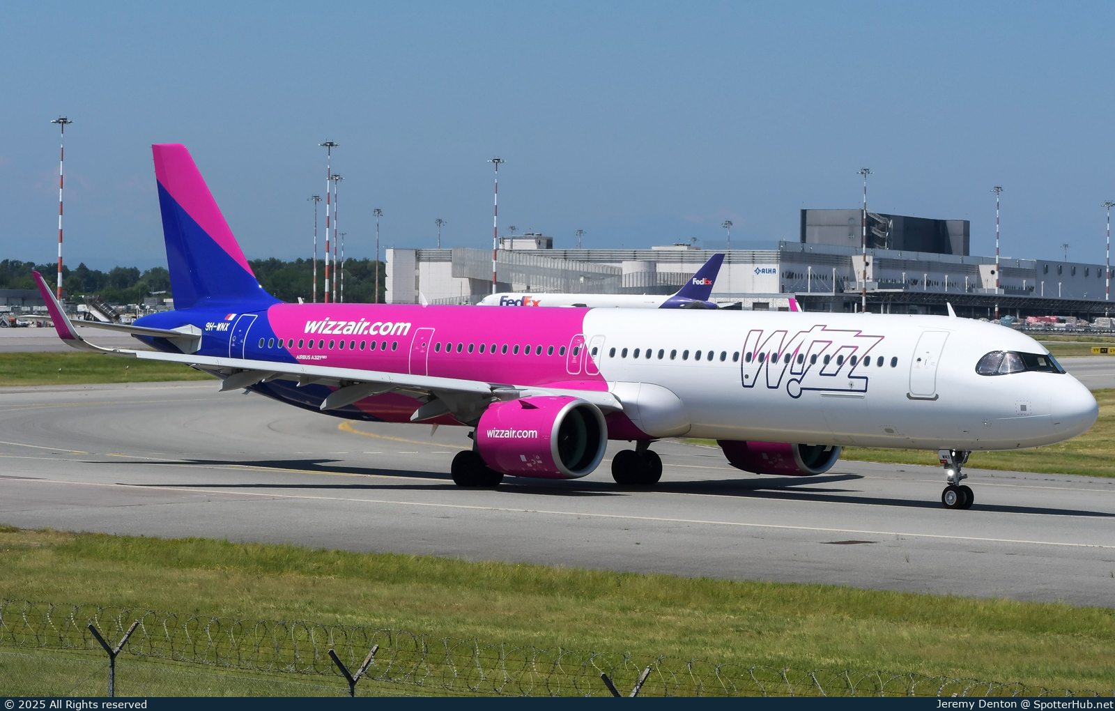 Photo of 9H-WNX - Airbus A321-271NX operated by Wizz Air Malta