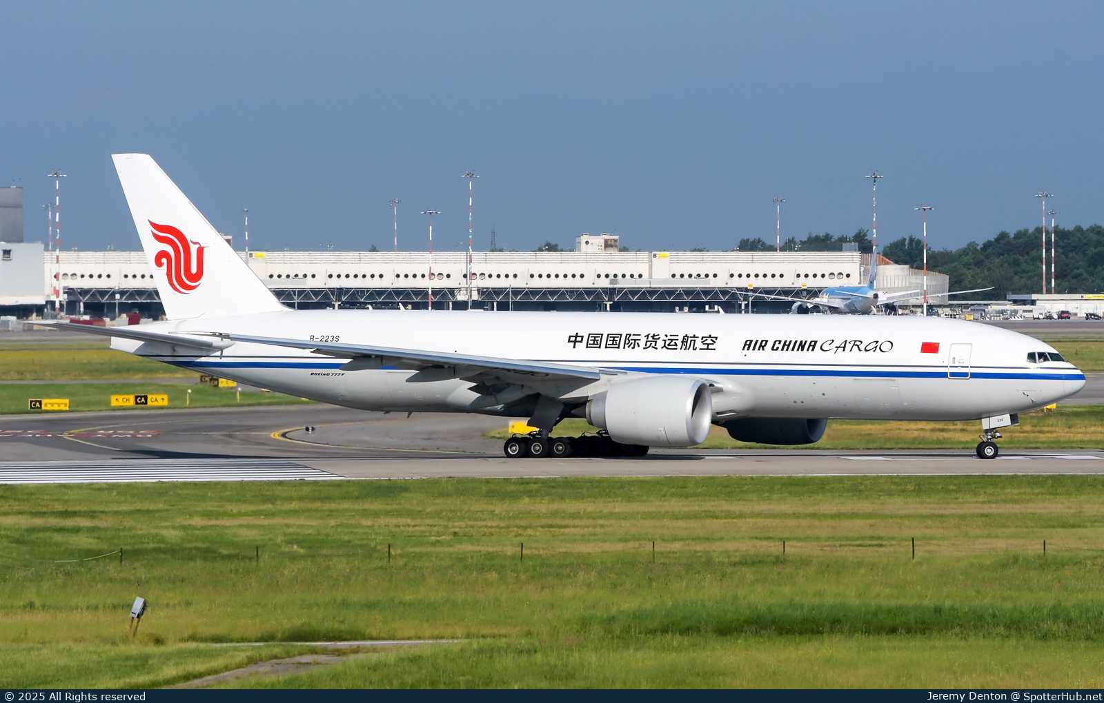 Photo of B-223S - Boeing 777-F operated by Air China Cargo