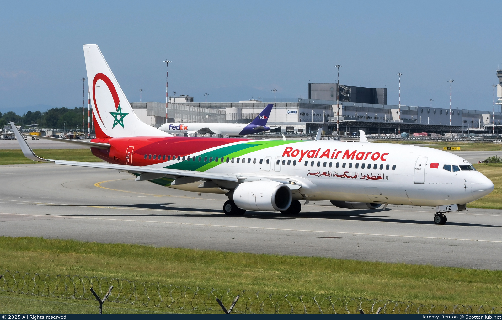 Photo of CN-ROZ - Boeing 737-8B6 operated by Royal Air Maroc
