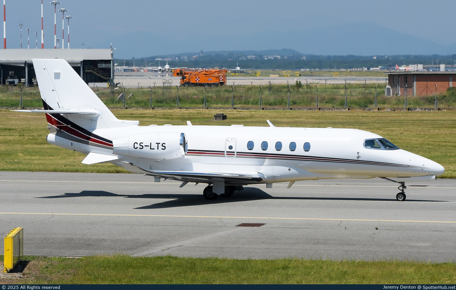 Photo of CS-LTS - Cessna 680A Citation Latitude operated by NetJets Europe