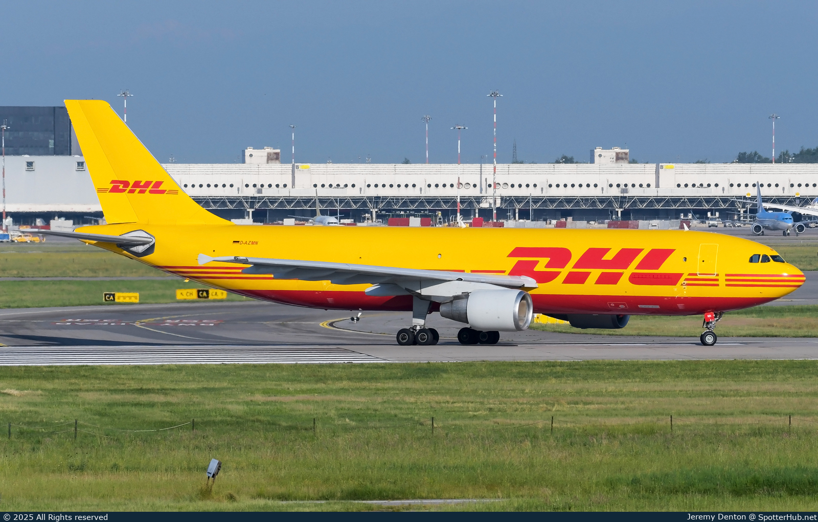 Photo of D-AZMN - Airbus A300B4-622R(F) operated by European Air Transport