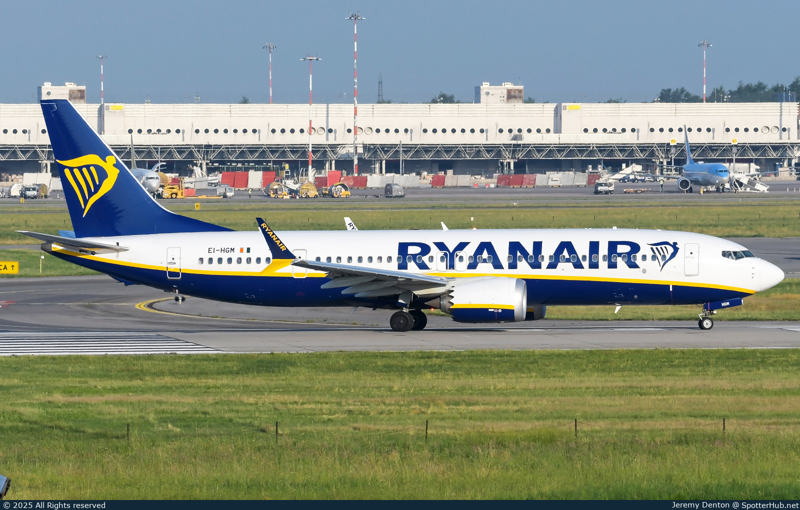 Photo of EI-HGM - Boeing 737 MAX 8-200 operated by Ryanair