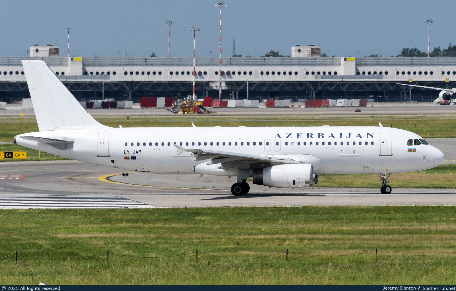 Photo of LY-JAM - Airbus A320-233 operated by Azerbaijan Airlines (opb Heston Airlines)