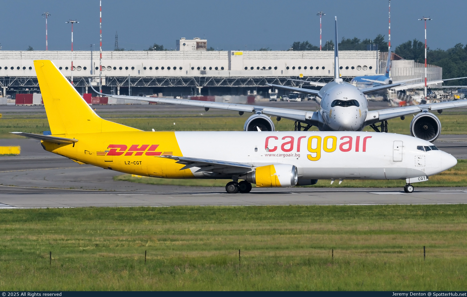 Photo of LZ-CGT - Boeing 737-4Y0(SF) operated by Cargoair