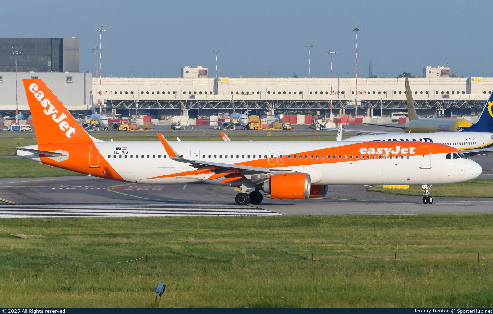 Photo of OE-IUB - Airbus A321-251NX operated by easyJet Europe