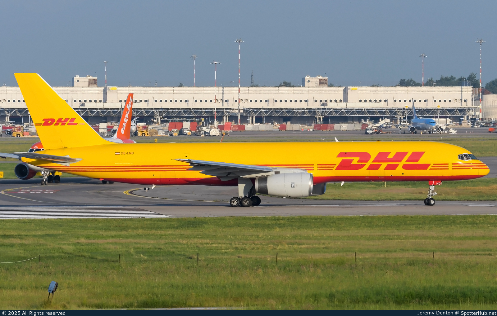 Photo of OE-LND - Boeing 757-23N(PCF) operated by DHL Air Austria