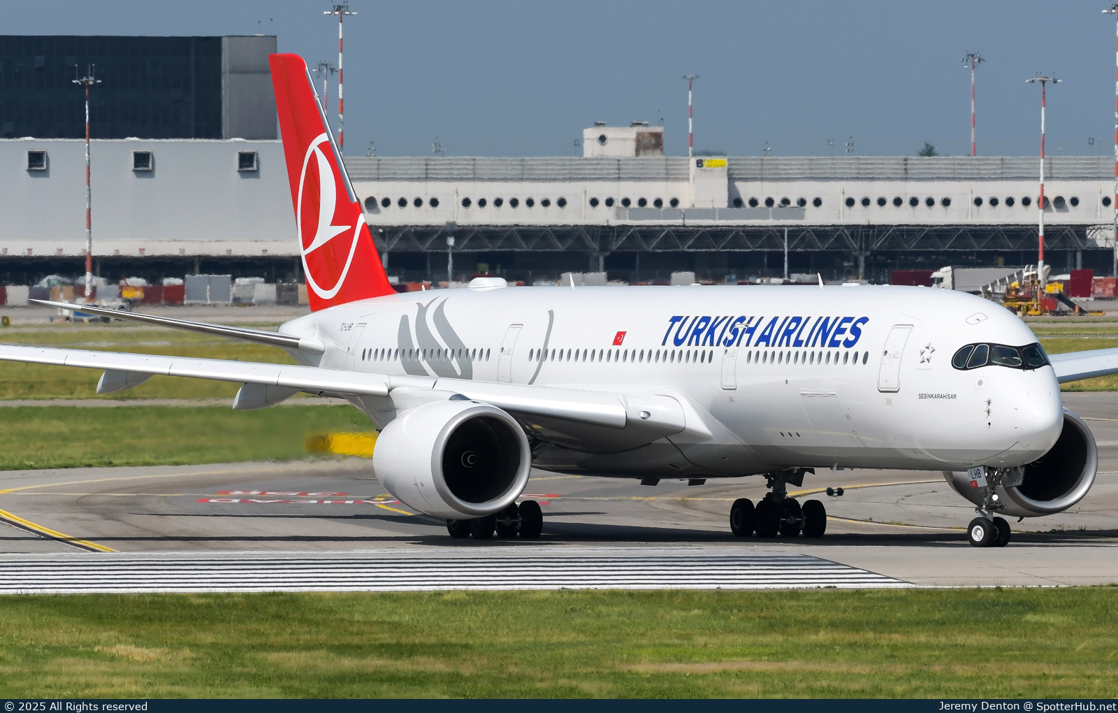 Photo of TC-LHB - Airbus A350-941 operated by Turkish Airlines