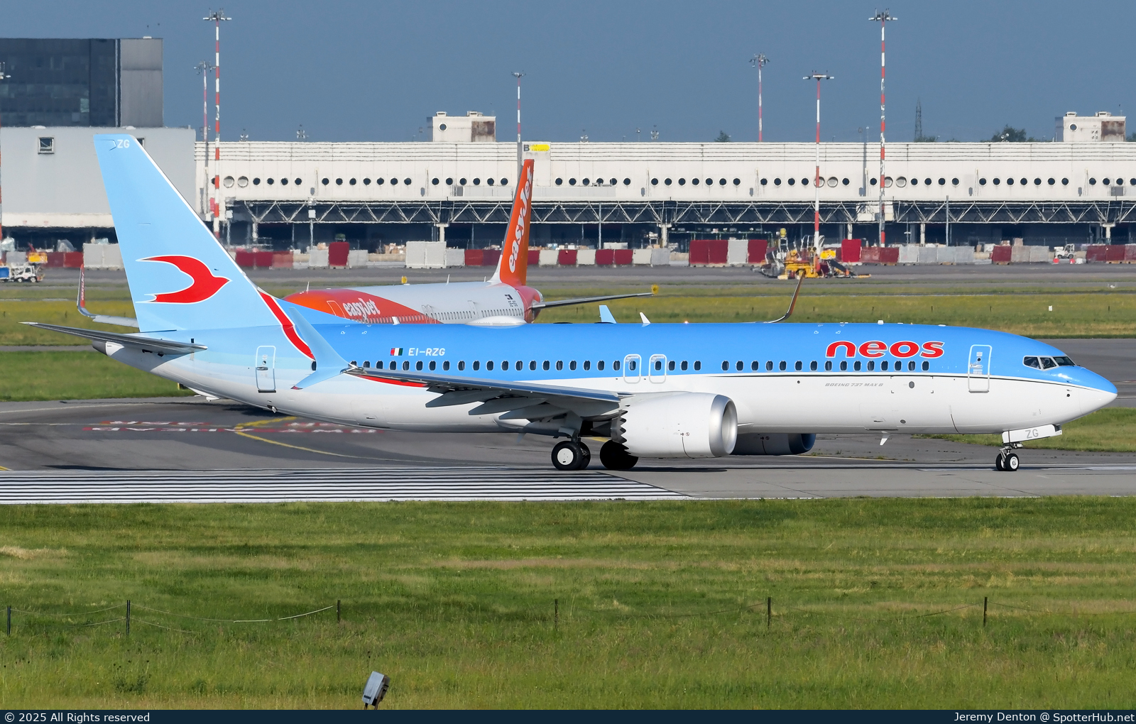 Photo of EI-RZG - Boeing 737 MAX 8 operated by Neos