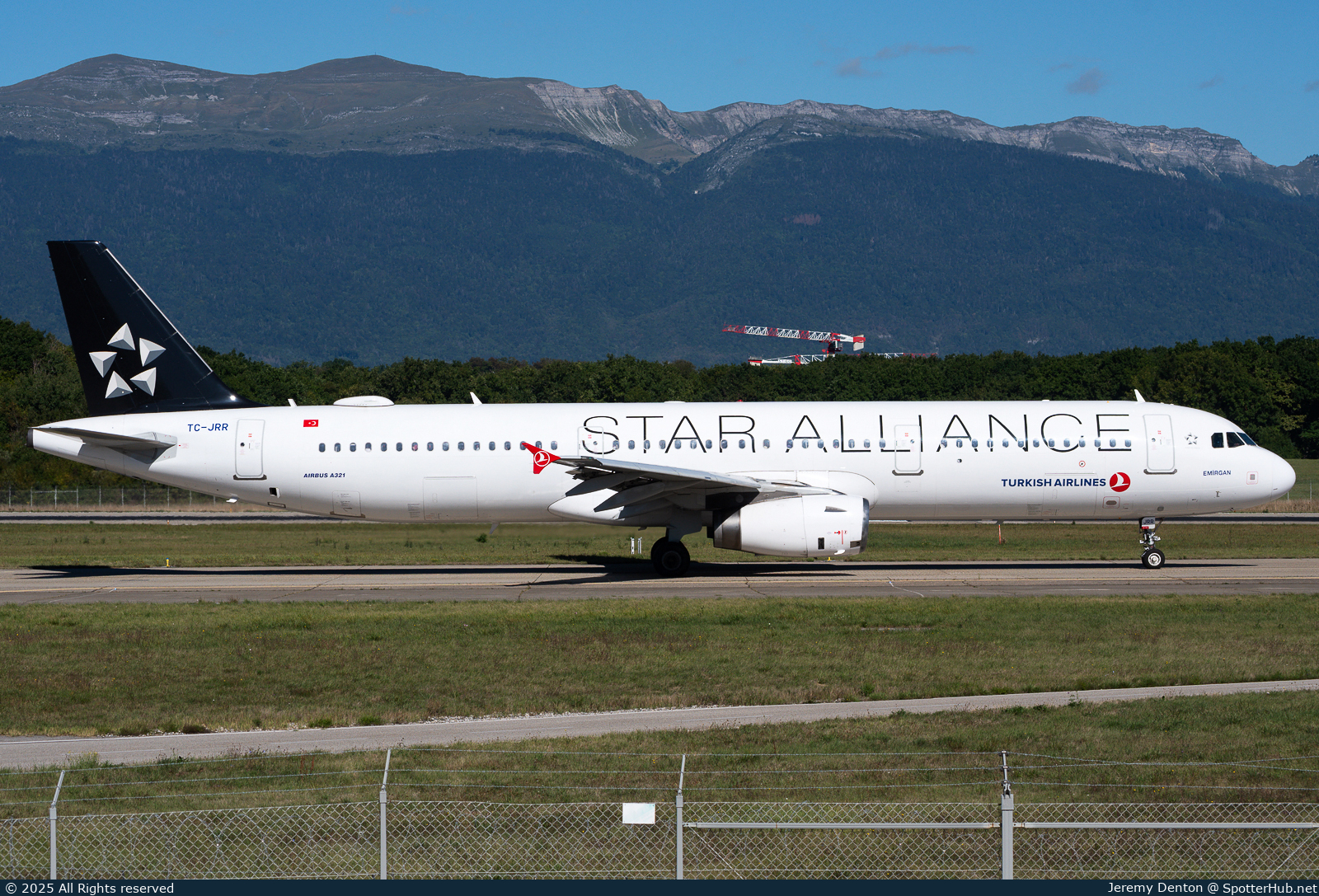 Photo of TC-JRR - Airbus A321-231 operated by Turkish Airlines