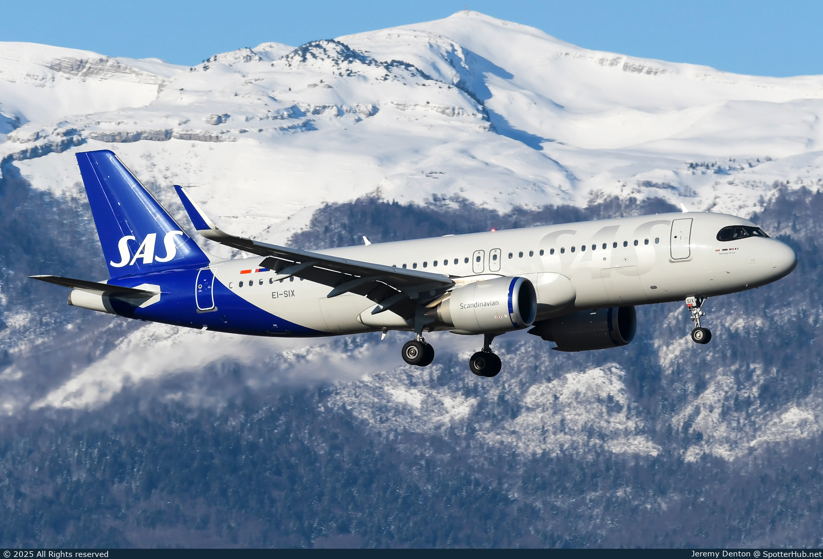 Photo of EI-SIX - Airbus A320-251N operated by SAS Connect